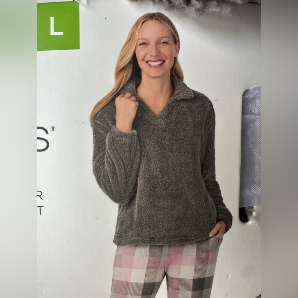Cuddl Duds women’s 2PC, plush pullover and jogger pant set. Large. New in box